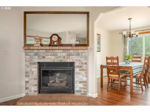 Dining - 11240 SE Cranberry Loop, Clackamas, OR 97015 photo 1 of 3