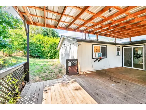 Exterior - 1842 Laveta Ln, Eugene, OR 97402 photo 5 of 8