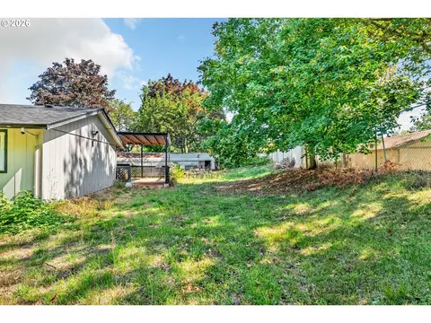 Exterior - 1842 Laveta Ln, Eugene, OR 97402 photo 8 of 8