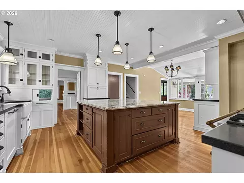 Kitchen - 1610 Cal Young Rd, Eugene, OR 97401 photo 1 of 5