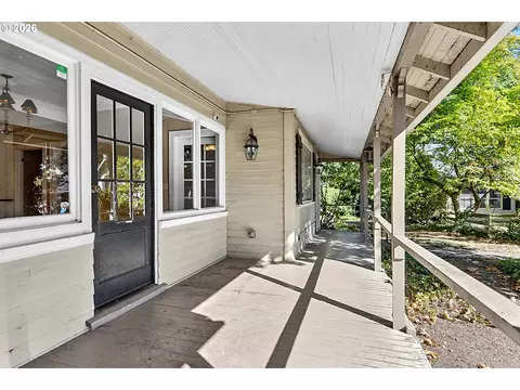 Exterior - 1610 Cal Young Rd, Eugene, OR 97401 photo 4 of 5