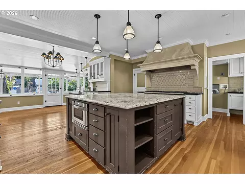 Kitchen - 1610 Cal Young Rd, Eugene, OR 97401 photo 5 of 5
