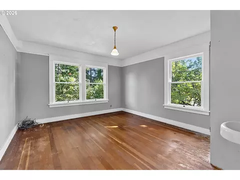 Bedroom - 1610 Cal Young Rd, Eugene, OR 97401 photo 3 of 6