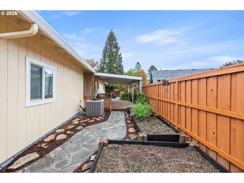Exterior - 1408 N Libra St, Newberg, OR 97132 photo 4 of 7