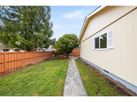 Exterior - 1408 N Libra St, Newberg, OR 97132 photo 6 of 7