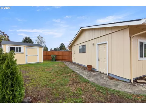 Exterior - 1408 N Libra St, Newberg, OR 97132 photo 5 of 7