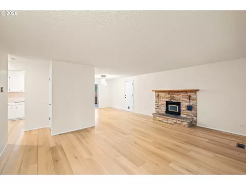 Living - 1408 N Libra St, Newberg, OR 97132 photo 1 of 5