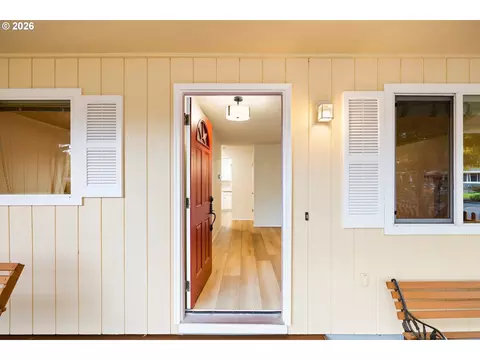 Entry Way - 1408 N Libra St, Newberg, OR 97132 photo 1 of 1