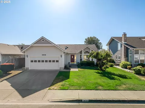 3838 Dorchester Ln, Eugene, OR 97404