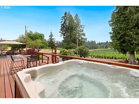 Exterior - 33740 S Ball Rd, Molalla, OR 97038 photo 4 of 13