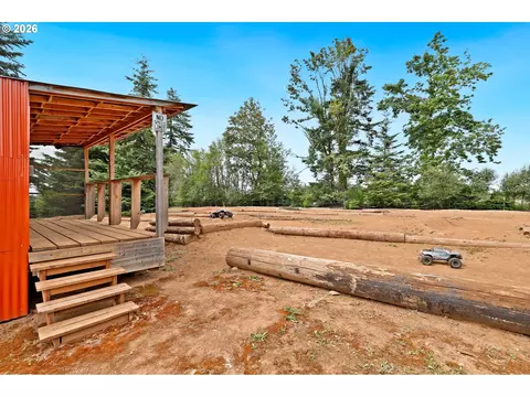 Exterior - 33740 S Ball Rd, Molalla, OR 97038 photo 9 of 13