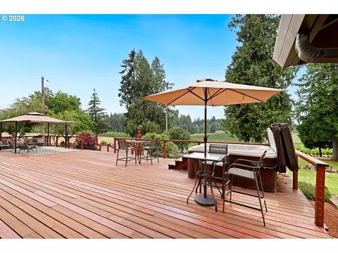 Exterior - 33740 S Ball Rd, Molalla, OR 97038 photo 3 of 13