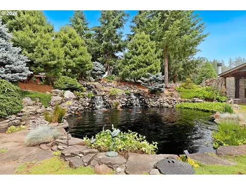 Exterior - 33740 S Ball Rd, Molalla, OR 97038 photo 7 of 13