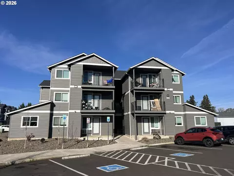 972 N 2nd St #84, Jefferson, OR 97352