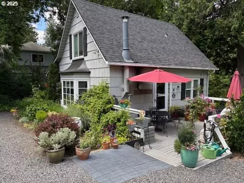 5665 Bonita Rd, Lake Oswego, OR 97035