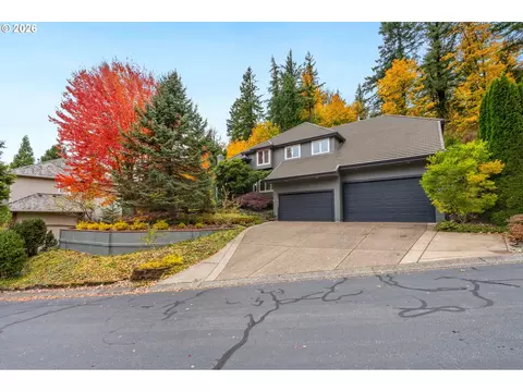 7717 NW Blue Pointe Ln, Portland, OR 97229