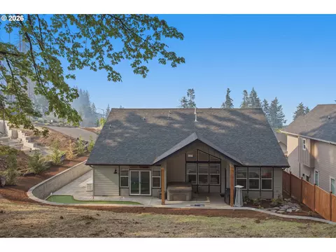 Exterior - 980 S 66th Pl, Springfield, OR 97478 photo 16 of 17