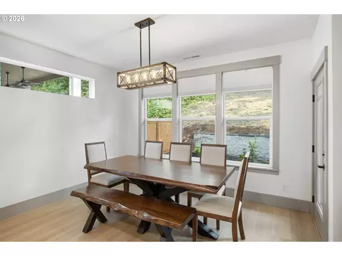 Dining - 980 S 66th Pl, Springfield, OR 97478 photo 1 of 2