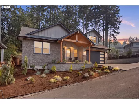Exterior - 980 S 66th Pl, Springfield, OR 97478 photo 5 of 17
