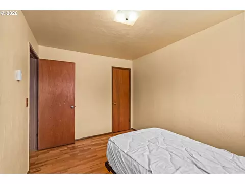 Bedroom - 520 E 33rd Ave, Eugene, OR 97405 photo 4 of 6