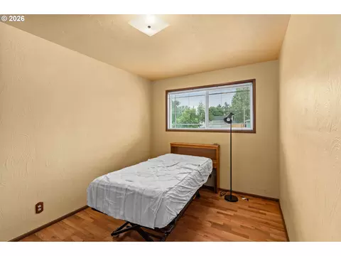 Bedroom - 520 E 33rd Ave, Eugene, OR 97405 photo 3 of 6