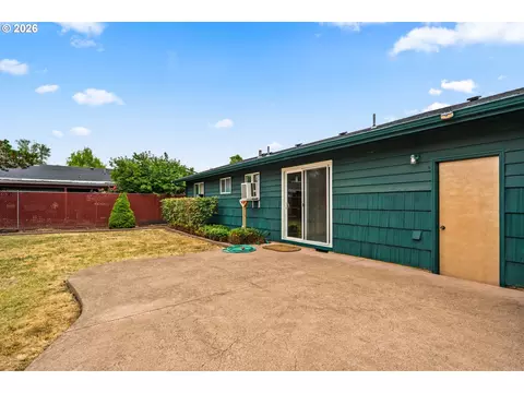 Exterior - 520 E 33rd Ave, Eugene, OR 97405 photo 9 of 9