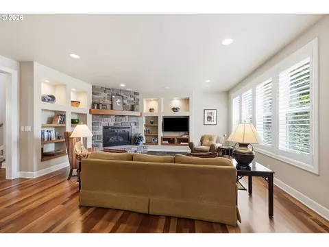 Living - 2260 Turnberry Ct, Eugene, OR 97401 photo 2 of 2