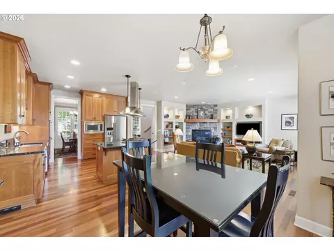 Dining - 2260 Turnberry Ct, Eugene, OR 97401 photo 2 of 3