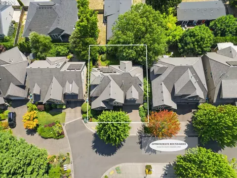 View/Area - 2260 Turnberry Ct, Eugene, OR 97401 photo 2 of 3