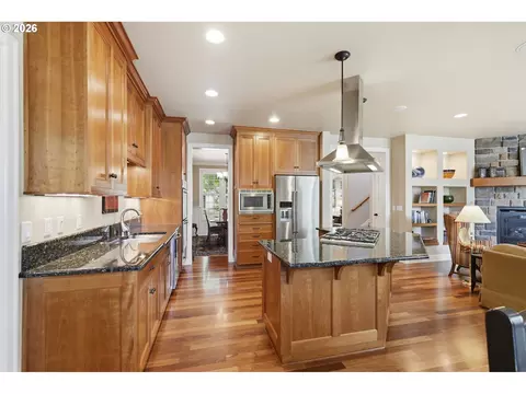 Kitchen - 2260 Turnberry Ct, Eugene, OR 97401 photo 2 of 4