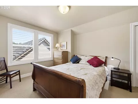 Bedroom - 2260 Turnberry Ct, Eugene, OR 97401 photo 5 of 6