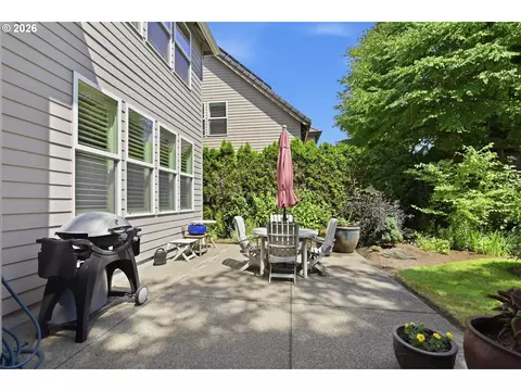 Exterior - 2260 Turnberry Ct, Eugene, OR 97401 photo 5 of 7