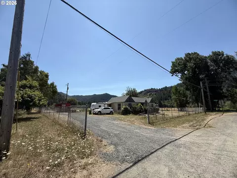 140 Poplar St, Powers, OR 97466 photo 3