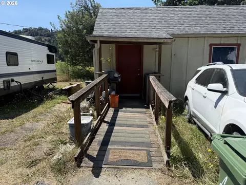 140 Poplar St, Powers, OR 97466 photo 7
