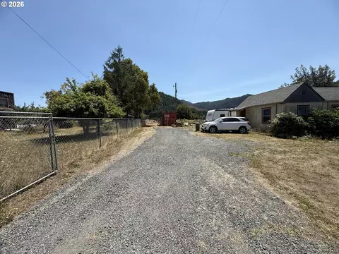 140 Poplar St, Powers, OR 97466 photo 6