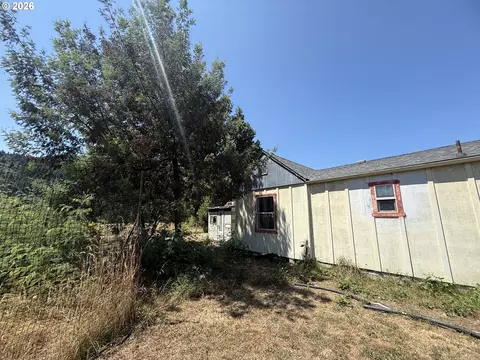 140 Poplar St, Powers, OR 97466 photo 8