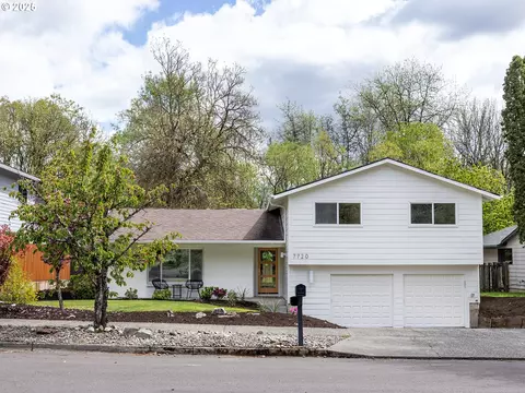7720 SW Raintree Dr, Beaverton, OR 97008