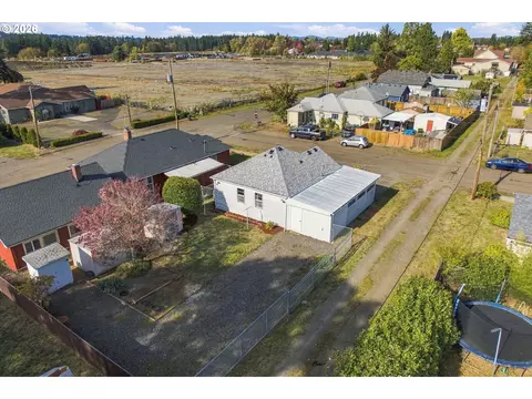 View/Area - 294 NW 3rd Ave, Estacada, OR 97023 photo 3 of 6