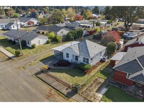 View/Area - 294 NW 3rd Ave, Estacada, OR 97023 photo 2 of 6