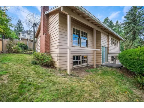 6140 SW 30th Ave, Portland, OR 97239