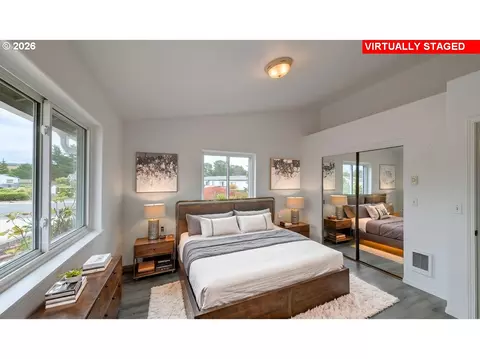Bedroom - 1751 Willow Loop, Florence, OR 97439 photo 1 of 4