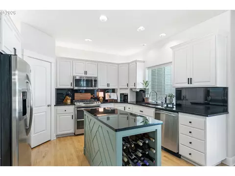 Kitchen - 3465 Brookview Dr, Eugene, OR 97401 photo 1 of 3