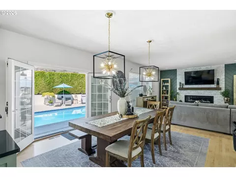 Dining - 3465 Brookview Dr, Eugene, OR 97401 photo 3 of 3