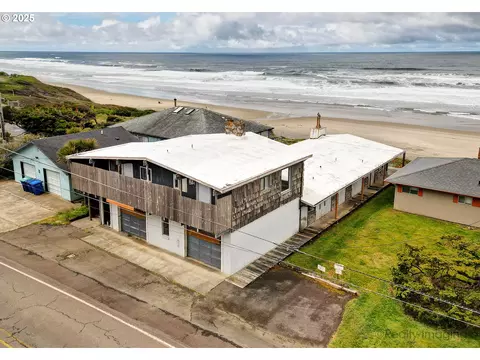 6117 NW Logan Rd, Lincoln City, OR 97367
