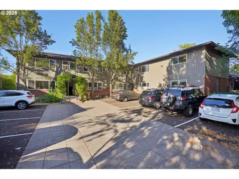 2301 SE Caruthers St #10, Portland, OR 97214