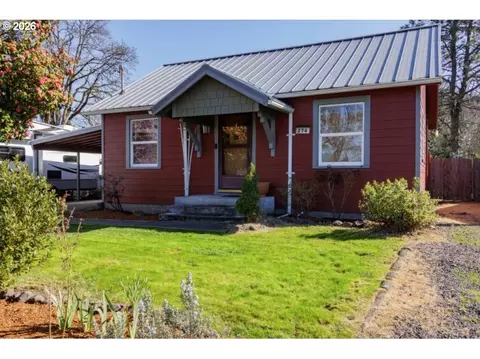 274 S 8th St, Saint Helens, OR 97051