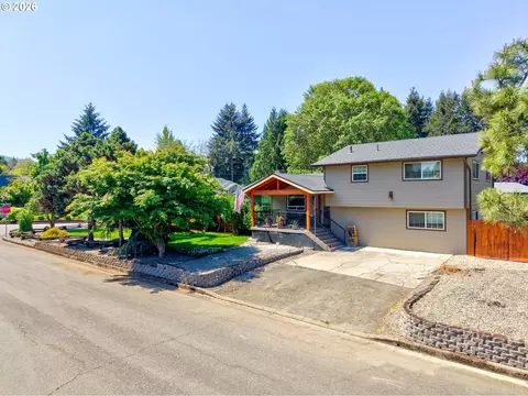 1308 NW Garden St, Roseburg, OR 97471