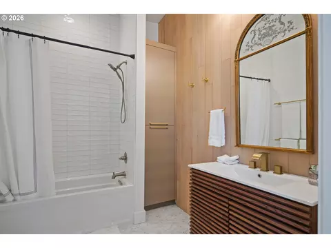 Bath - 3403 NE Johns Loop, Neotsu, OR 97364 photo 3 of 6