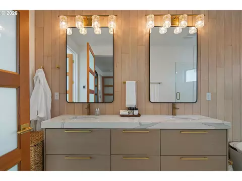 Bath - 3403 NE Johns Loop, Neotsu, OR 97364 photo 6 of 6