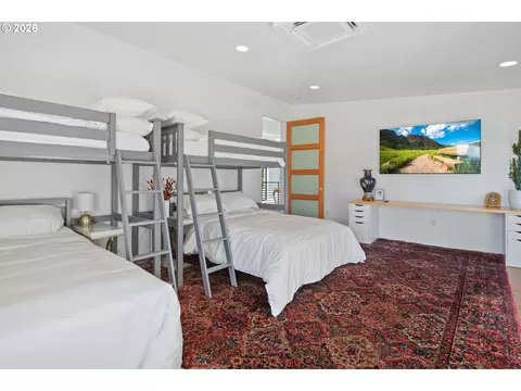 Bedroom - 3403 NE Johns Loop, Neotsu, OR 97364 photo 6 of 9
